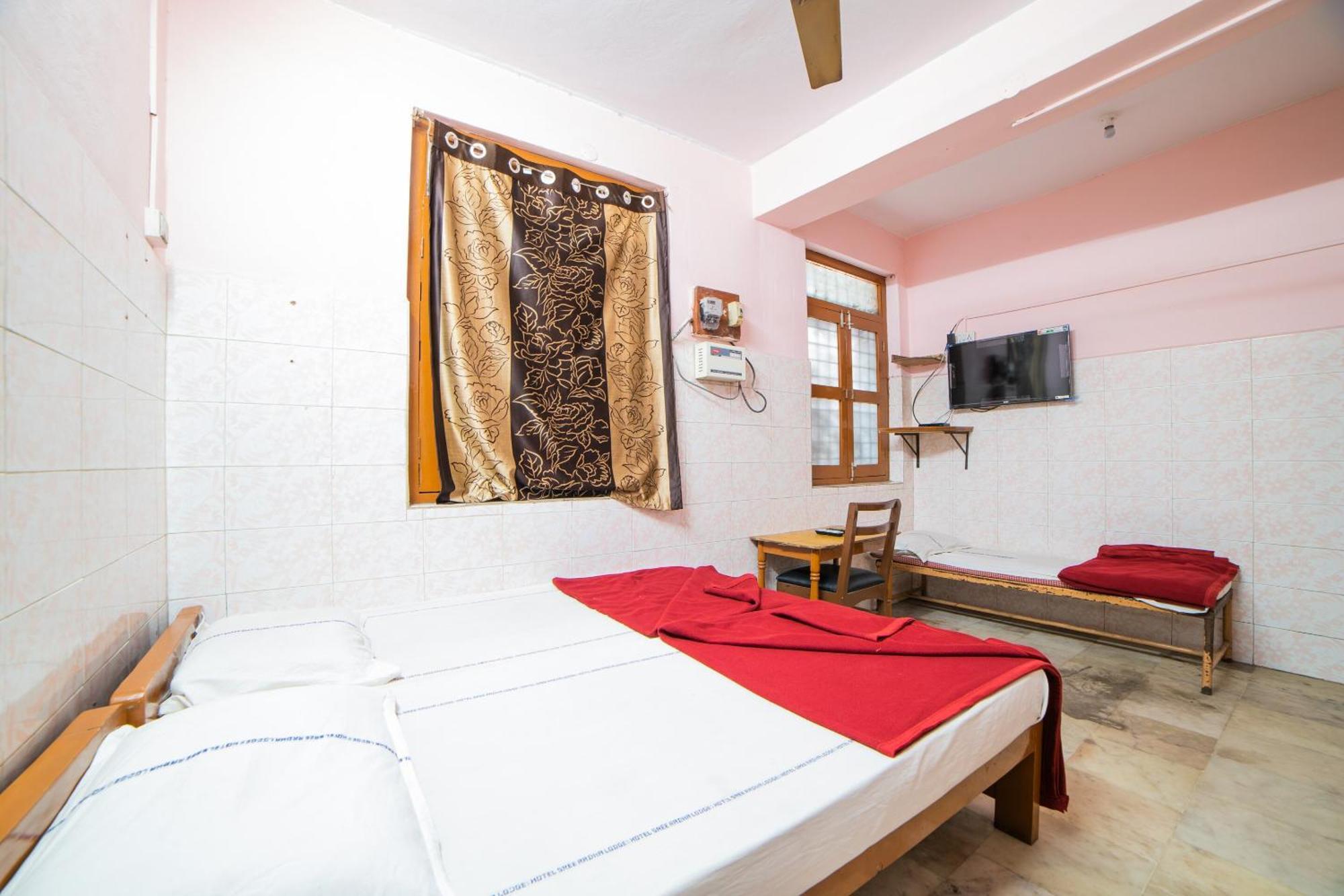 Hotel O Sree Radha Lodge Near Snow World Secunderabad Экстерьер фото