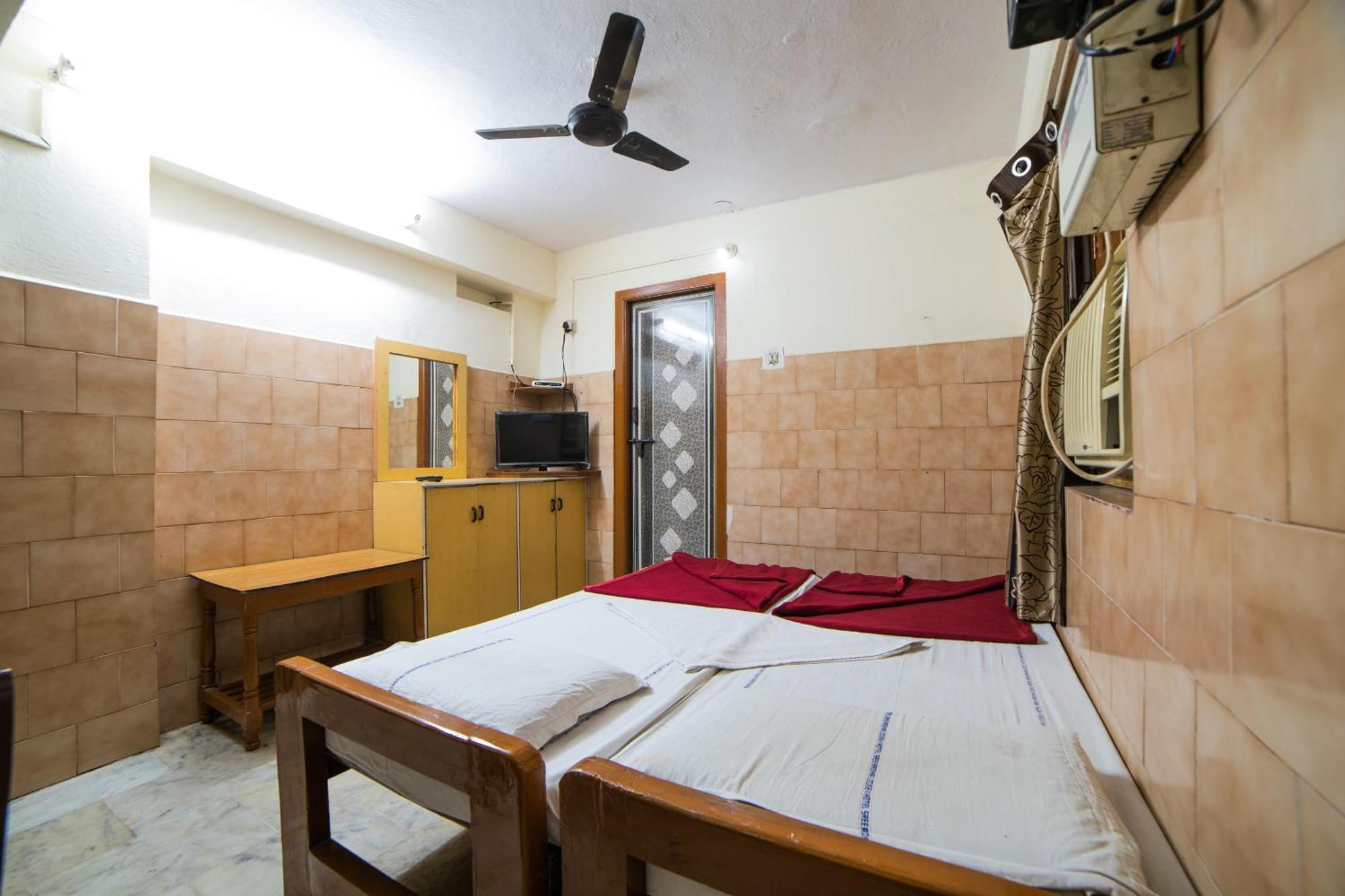 Hotel O Sree Radha Lodge Near Snow World Secunderabad Экстерьер фото