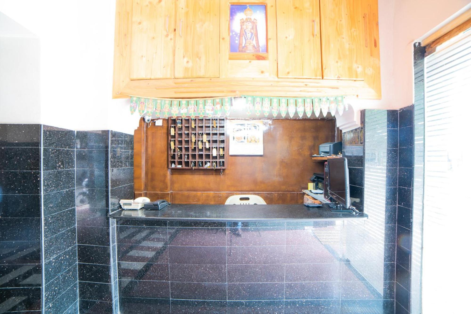 Hotel O Sree Radha Lodge Near Snow World Secunderabad Экстерьер фото